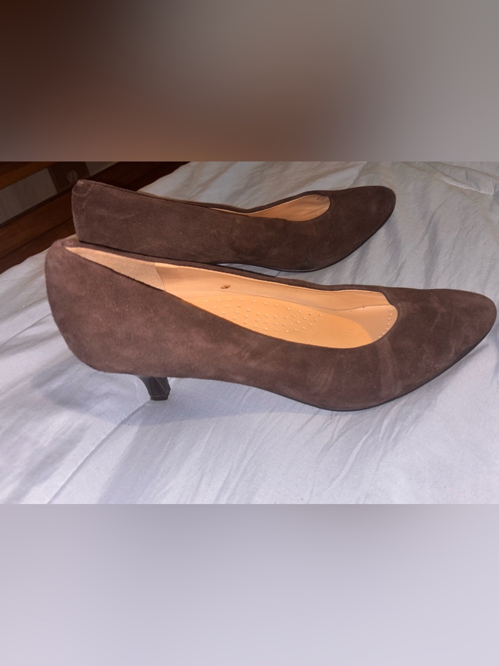 Trotters Brown Suede Low Kitten Heel Pumps - Picture 3 of 13